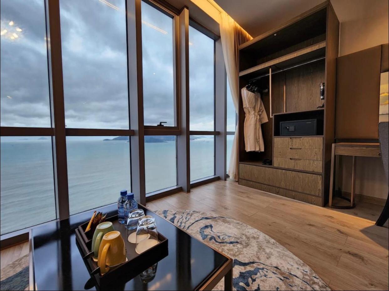 Panorama Oceanfront Suite 나트랑 외부 사진