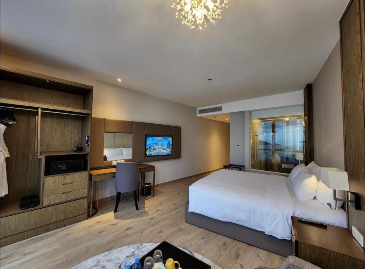 Panorama Oceanfront Suite 나트랑 외부 사진