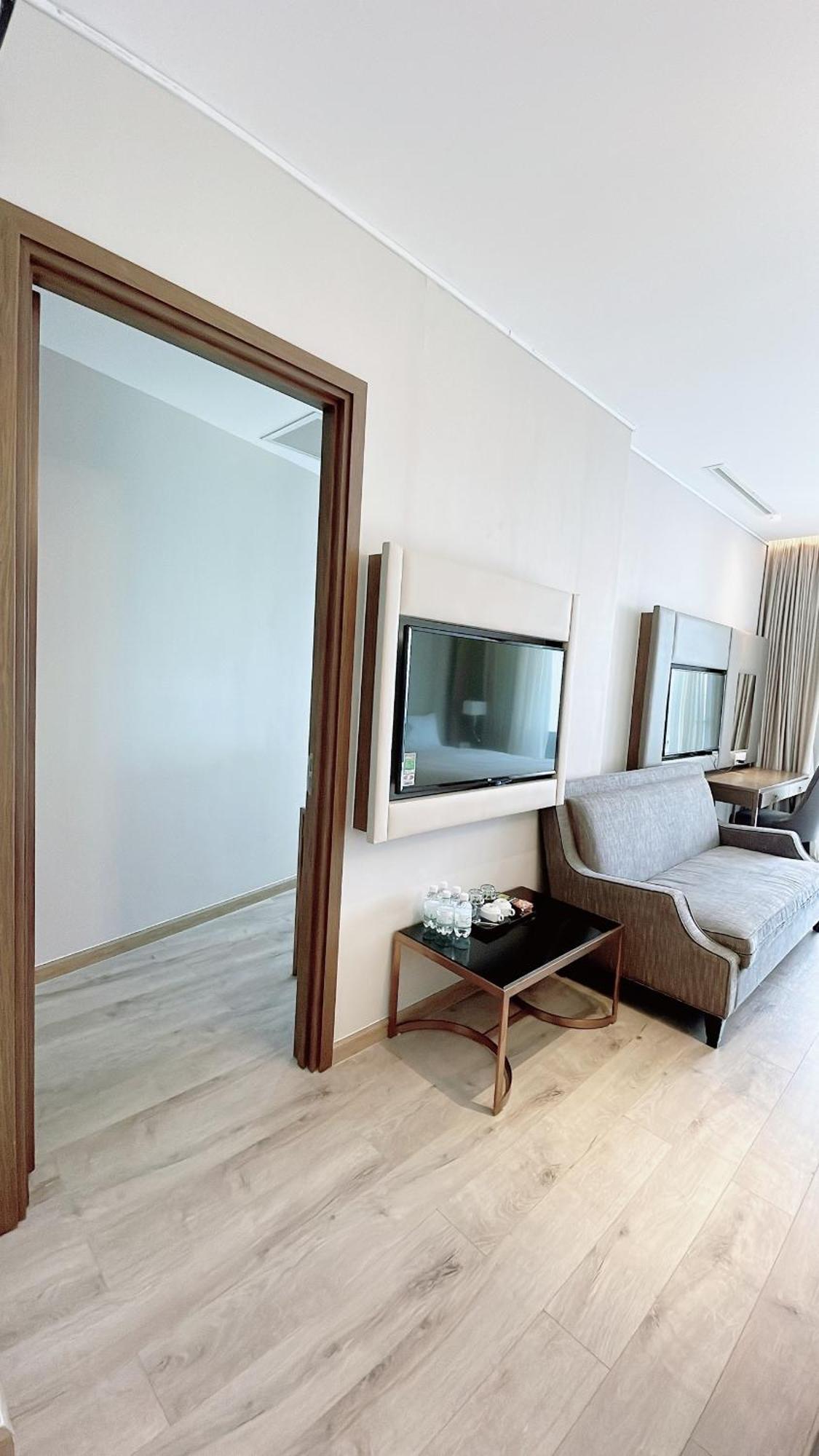 Panorama Oceanfront Suite 나트랑 외부 사진