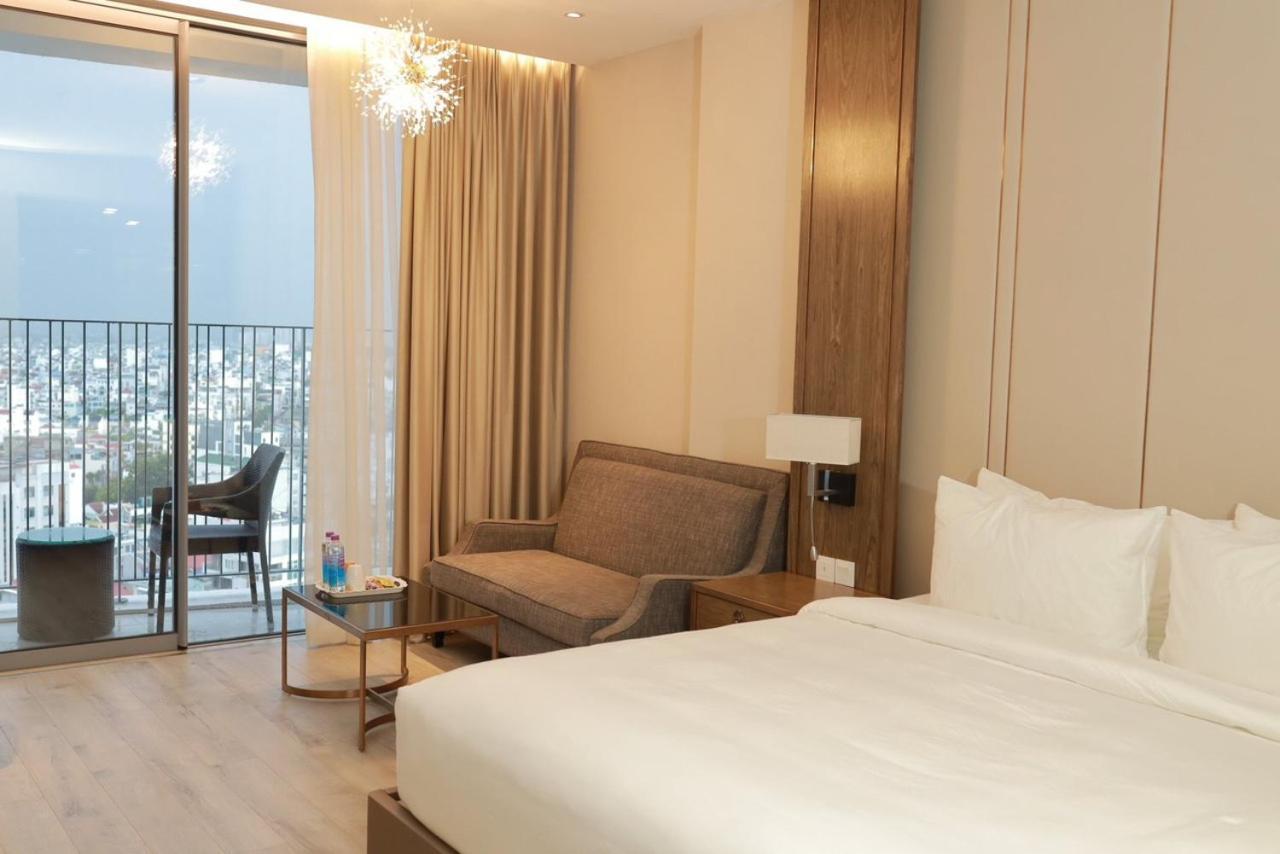 Panorama Oceanfront Suite 나트랑 외부 사진