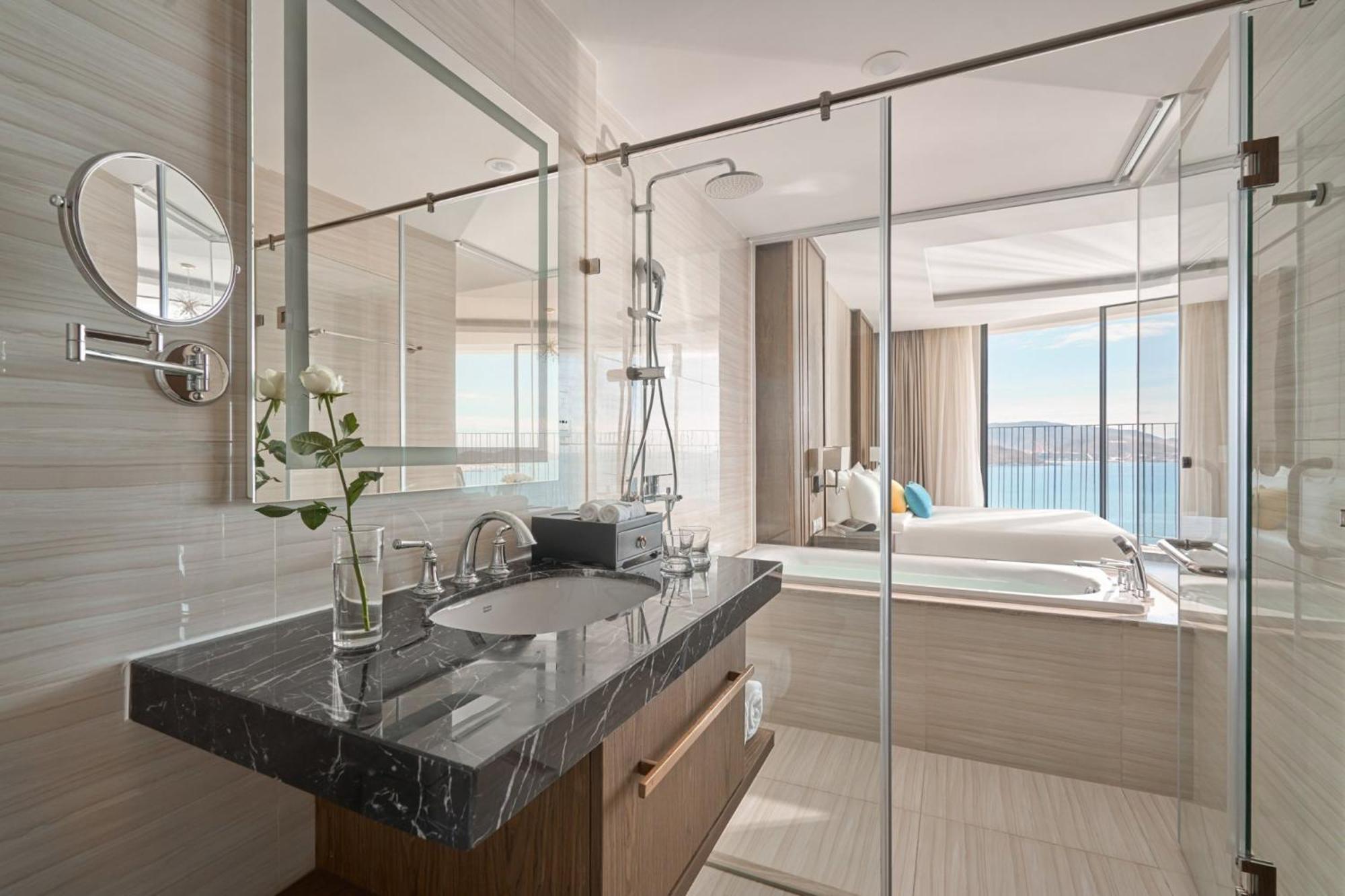 Panorama Oceanfront Suite 나트랑 외부 사진