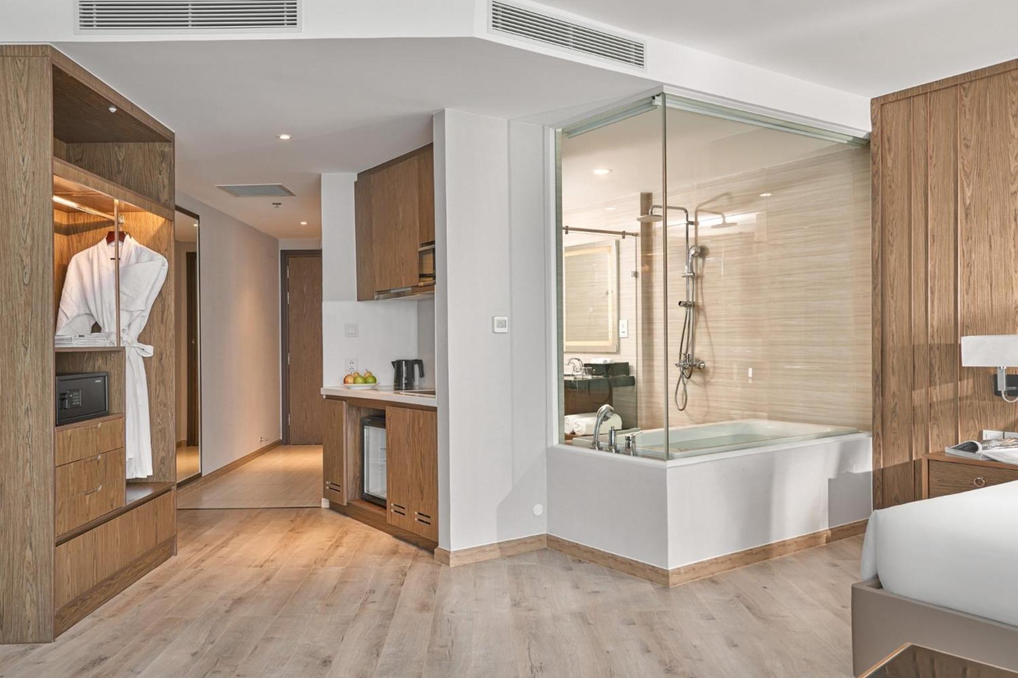 Panorama Oceanfront Suite 나트랑 외부 사진