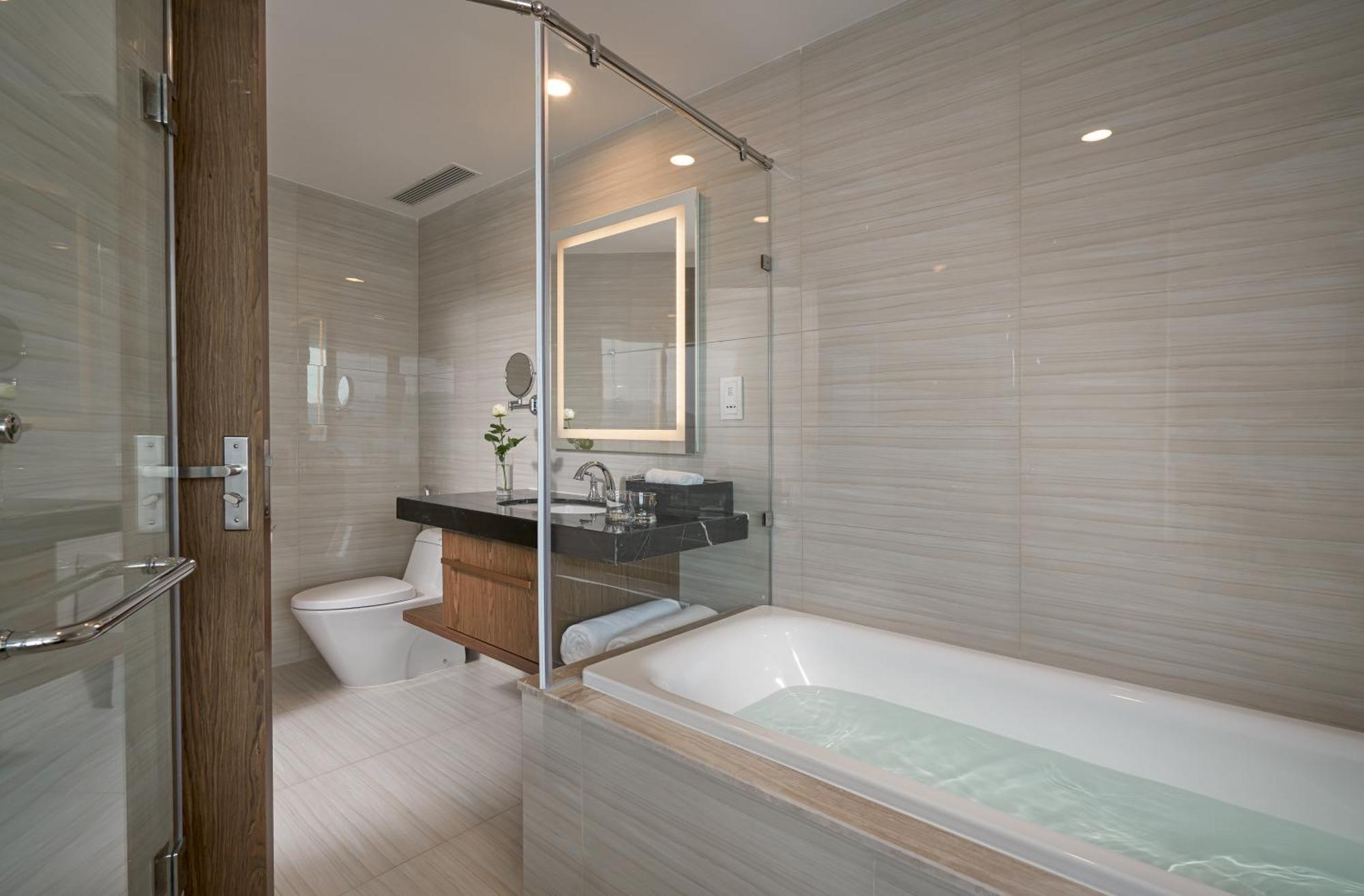 Panorama Oceanfront Suite 나트랑 외부 사진