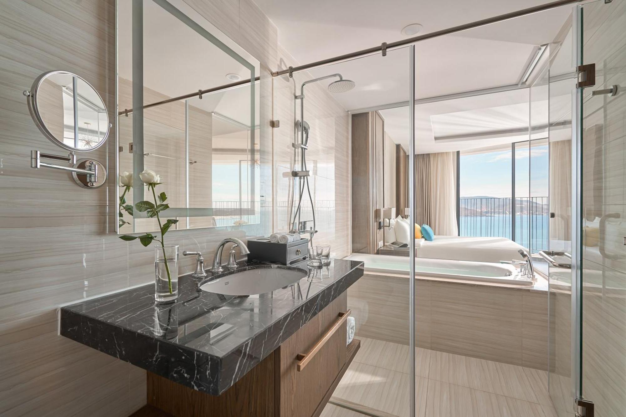 Panorama Oceanfront Suite 나트랑 외부 사진